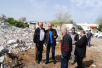 بالصور: وفد من الحركة الاسلامية باللد في زيارة لعائلة عساف بقرية دهمش